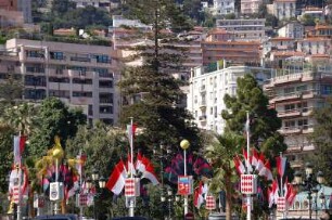 Monte Carlo - Stadtzentrum : Vorn der Casino-Platz, dahinter Wohnviertel, Monte Carlo, aufgenommen 2006