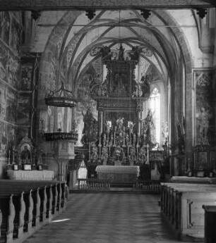 Virgen. Wallfahrtskirche Unsere Liebe Frau (um 1456). Inneres zum Altar