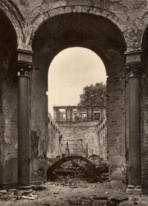 Zerstörte Gebäude in der Innenstadt. Orangerie