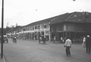Straße in Pematang Siantar (Exkursion: Niederländisch-Indien 1938)