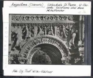 Angoulême, Kathedrale: Westfassade, Reliefzone über Mittelfenster