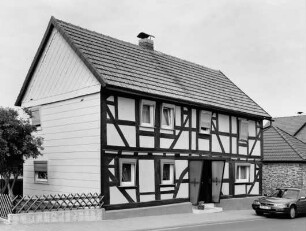 Fachwerkwohnhaus; Alsfeld, Lauterbacher Straße 27