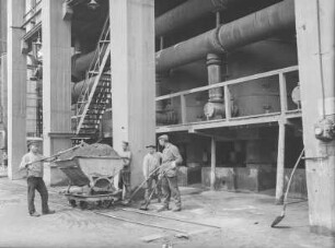 Meuselwitz-Rositzer Braunkohlerevier. Rositz. Generatorenanlage, Aschefahren