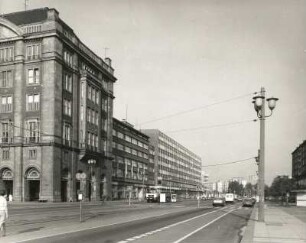 Dresden-Altstadt. Wilsdruffer Straße. Blick vom Altmarkt (vom Kulturpalast) zum Postplatz nach Westen