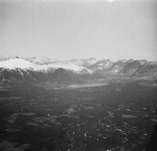 Luftbildaufnahme eines Gletschertals : Von Gletschern geformte Landschaft.