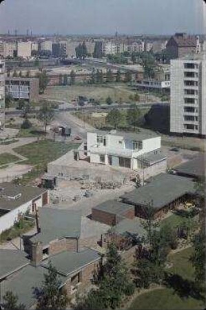 180° Panorama, Bild 4 von 7. Blick auf die Bauaustellung Interbau 57 vom Wohnhaus Giraffe über Hansaplatz bis Richtung Siegessäule. Berlin-Hansaviertel, Händelallee