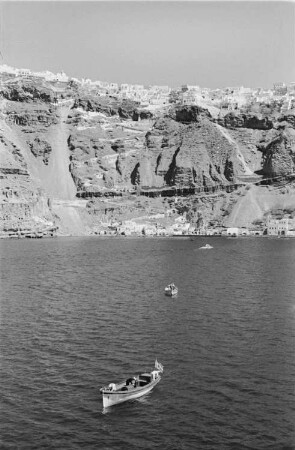 Reisefotos. Mittelmeerfahrt. Blick zur Insel Santorin
