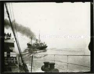 Ausblick von Schiff auf anderes Schiff