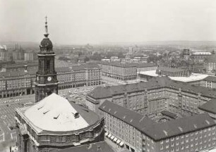 Dresden. Blick vom Rathausturm nach Nordwesten auf Kreuzkirche und Altmarkt