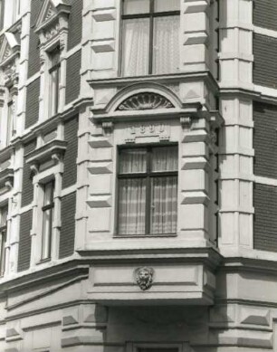 Görlitz, Landeskronstraße 46. Wohnhaus (1890). Eckerker
