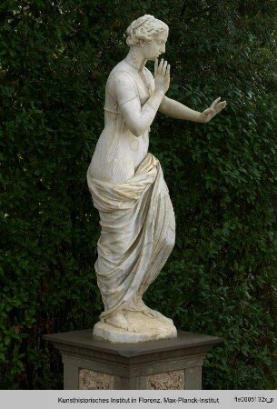 Aphrodite (oder Modestia?) (römische Kopie einer griechischen Statue)
