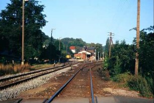 Bahnhof Elgersburg, von der Straße Richtung Galgen aus