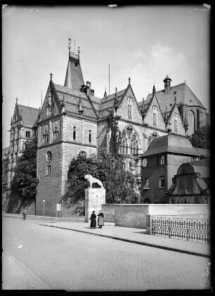 Marburg. Alte Universität und Universitätskirche
