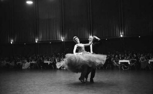 Internationales Amateurtanzturnier mit "Ball der Nationen" in der Schwarzwaldhalle.