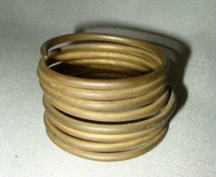 Kupferner Spiralarmreif