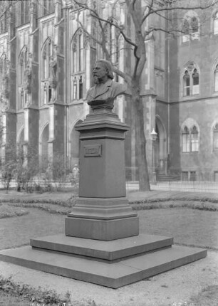 Karl-Gutzkow-Denkmal