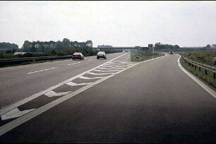 Einfahrt in Nebenfahrbahn West (Karlsruhe Richtung Basel) von Hauptfahrbahn West (Karlsruhe Richtung Basel)