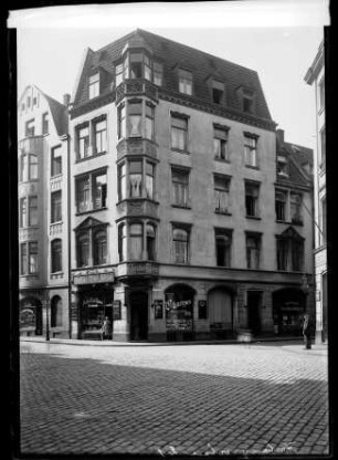 Köln, Altstadt-Süd, Eckhaus, Perlengraben 21 / Ecke Schnurgasse
