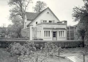 Wohnhaus in Rohne : Ort: Rowno / Rohne. Wohnhaus mit Garten