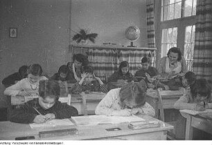 Kinderwochenheim der Handelsorganisation (HO), April 1951