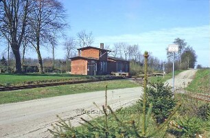 Blumendorf: Bahnhof: Gleisseite