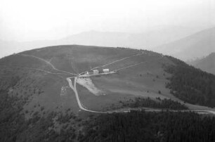 Belchen: Belchen von Osten, mit Belchenhaus