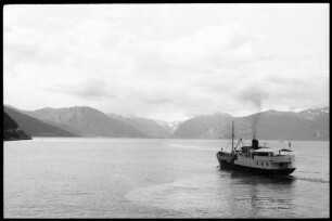 Vik: von Vik über Sognefjord zum Jostedal Gletscher