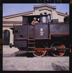 Dampflokomotive "Preußische T 9.3" (Tki3-112 PKP) vor dem Lokschuppen