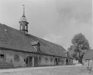 Stallgebäude mit Dachreiter
