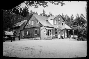 Tabarz/Thüringen. Heuberghaus. Außenansicht