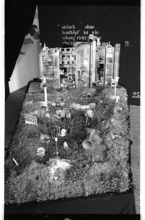 Kleinbildnegativ: Ausstellung, Kato, Schlesisches Tor, 1985