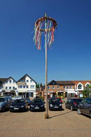 Maibaum in Hünxe