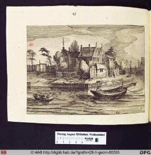Boote vor einem Hof.