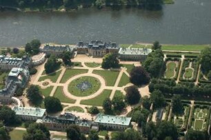 Dresden-Pillnitz. Schloß Pillnitz. Luftbild-Schrägaufnahme von Norden