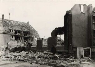 Zerstörungen Zweiter Weltkrieg. Unbekannte Straße
