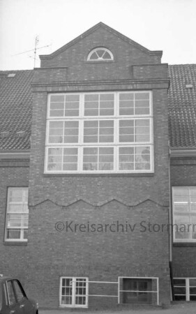 Grabauer Straße 18 [heute Olivet-Allee 18]: Rückfront: Teilansicht: Mittelrisalit