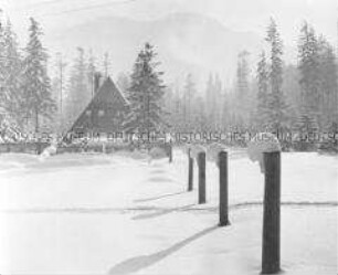 Baude bei Zakopane in der DDR-Wintertourismusregion Hohe Tatra (Karpaten) in Polen