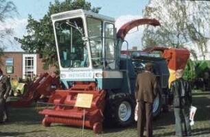 Fotografie: Futtererntetechnik, Feldhäcksler selbstfahrend, Pickup