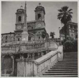 Rom, Piazza di Spagna (Spanischer Platz), Scalinata di Trinità dei Monti (Spanische Treppe) mit Kirche Santa Trinità dei Monti