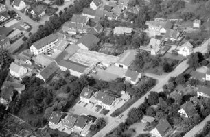 Niederweiler: Fabrik und Siedlungshäuser