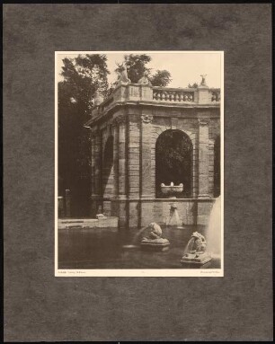Märchenbrunnen, Berlin-Friedrichshain: Tafel 16: Brunnenarchitektur (aus: Max Osborn, Der Märchenbrunnen am Friedrichshain zu Berlin)