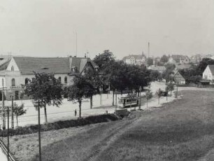 Kurhaus & Gasthof Bühlau : Stadtteilansicht mit Kurhaus & Gasthof Bühlau und Straßenbahn (Linie 11)