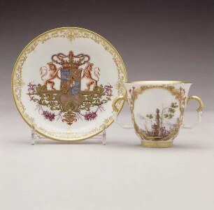Service mit Wappen des Königreichs Schweden und Hafenszenen — Kat. Nr. 313: Becher und Unterschale
