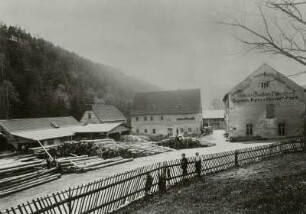 Sägewerk mit Holzlager, Porschdorf, um 1900
