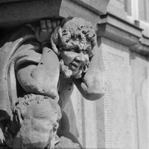 Dresden-Altstadt. Zwinger (1709-1728; M. D. Pöppelmann, B. Permoser). Bogengalerie, Konsolträger