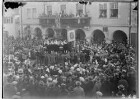 Fasnacht Sigmaringen 1934; Bräuteln vor dem Rathaus