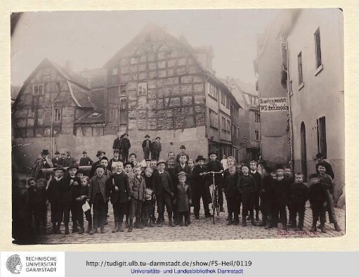 Kleine Bachgasse. Vorn links im haus Nr.1 das Sauerkrautgeschäft des Gärtners Wilhelm Schubkegel (120).