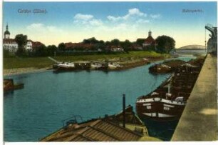 Gröba. Hafen mit Lastkähnen