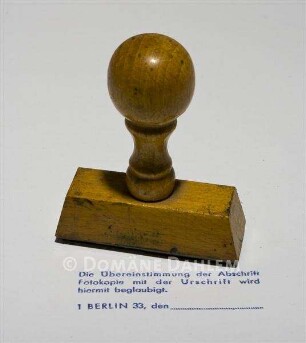 Stempel "Die Übereinstimmung der Abschrift Fotokopie mit der Urschrift..."