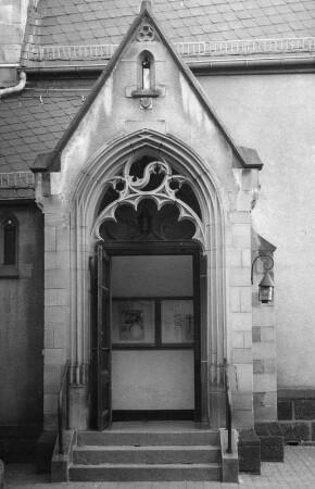 St. Bonifatius; Gießen, Liebigstraße 30, Liebigstraße 28, Bonifatiusweg